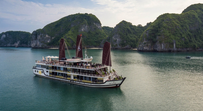 Orchid 5 stars cruise in Ha Long Bay -  Ha Lan Bay - Cat Ba Island
