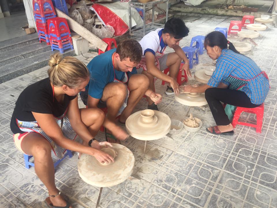 Pottery village bat trang free club tourguide